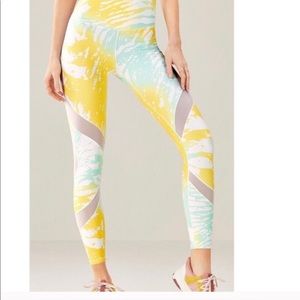 NWT Fabletics Alameda High-Waisted Capri